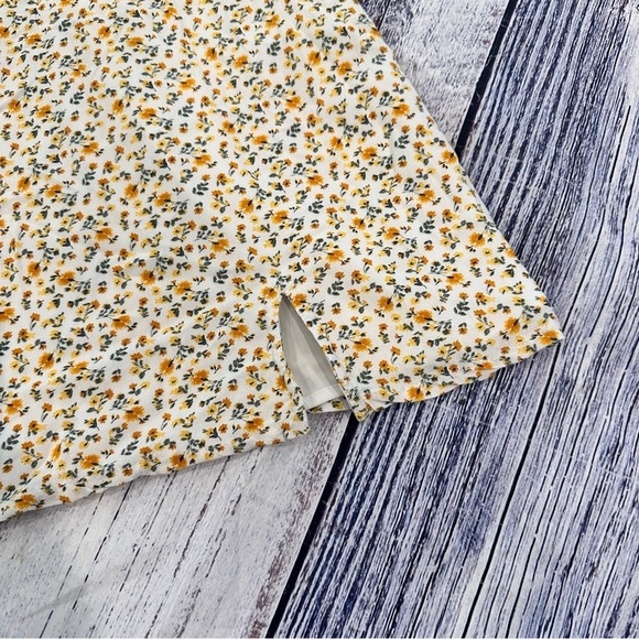 Hollister Ultra High Rise Floral Mini Skirt - Picture 3 of 7